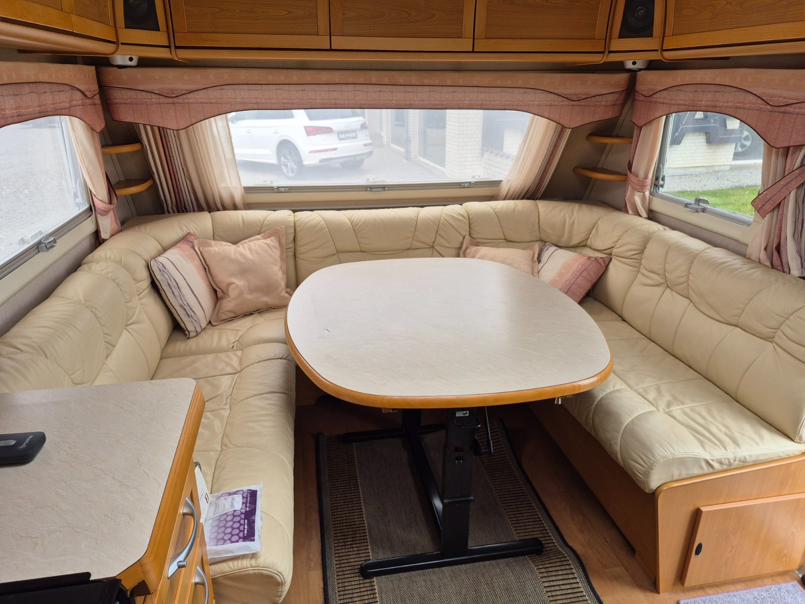 Kabe Royal 560 KS XL  – 4