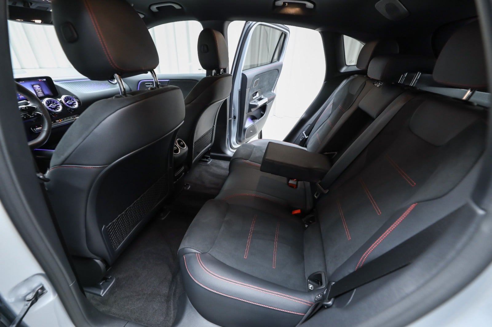 Mercedes-Benz EQA 250+ (5/8)