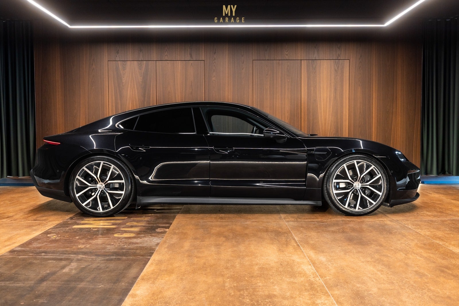 Porsche Taycan - Performance+