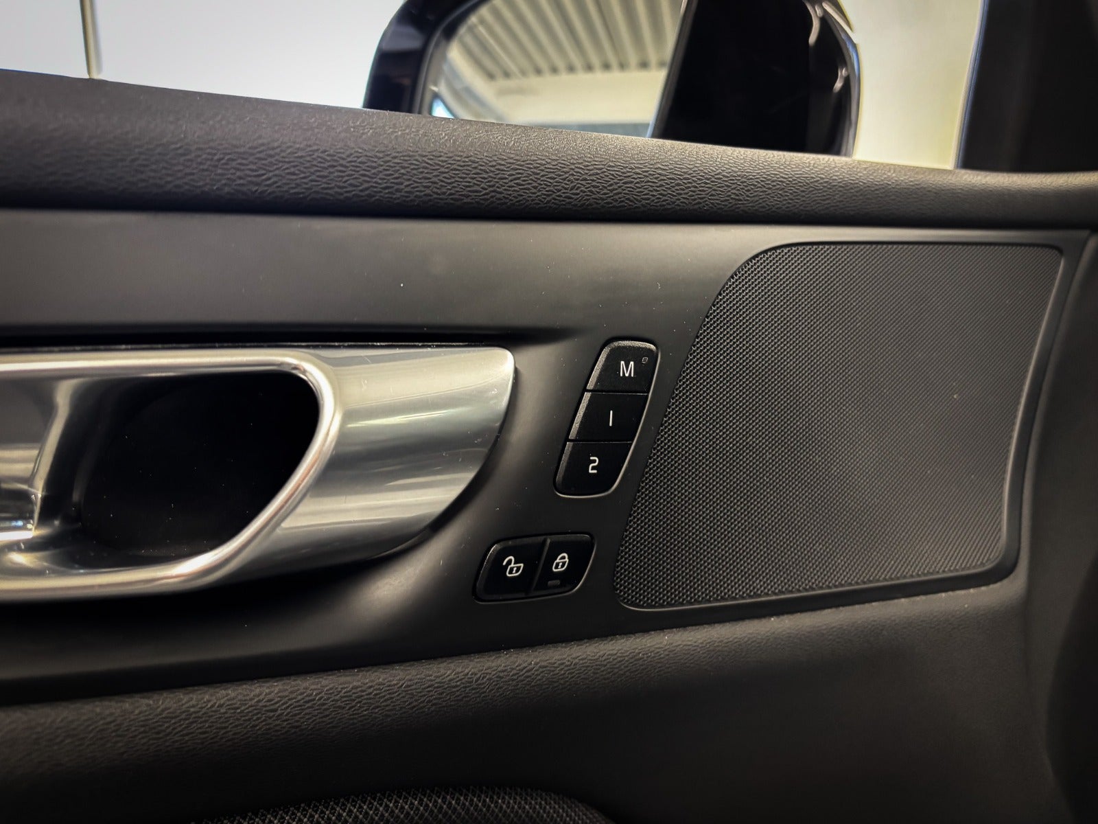 Billede af Volvo V60 2,0 B4 197 R-Design aut.