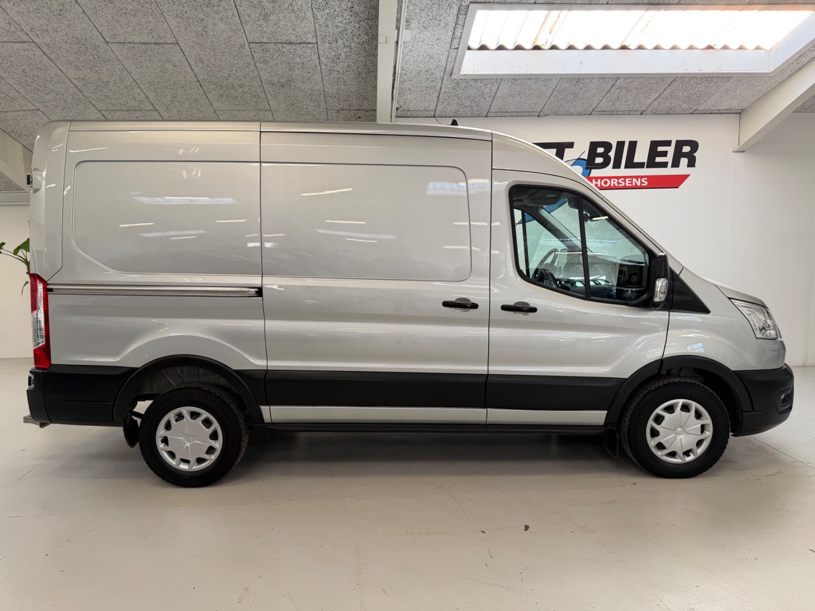 Billede af Ford Transit 350 L2 Van 2,0 TDCi 170 Trend aut. H2 FWD