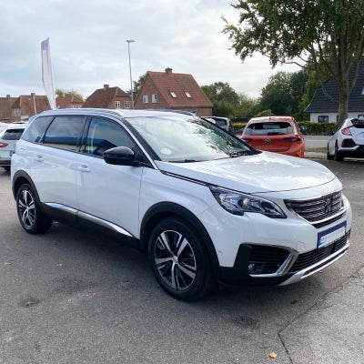 Peugeot 5008 1,2 e-THP 130 Allure EAT6 7prs Benzin aut. Automatgear modelår 2018 km 104000 Perlemors