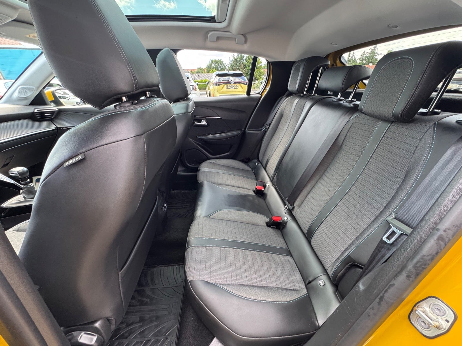Billede af Peugeot 208 1,5 BlueHDi 100 Allure Sky