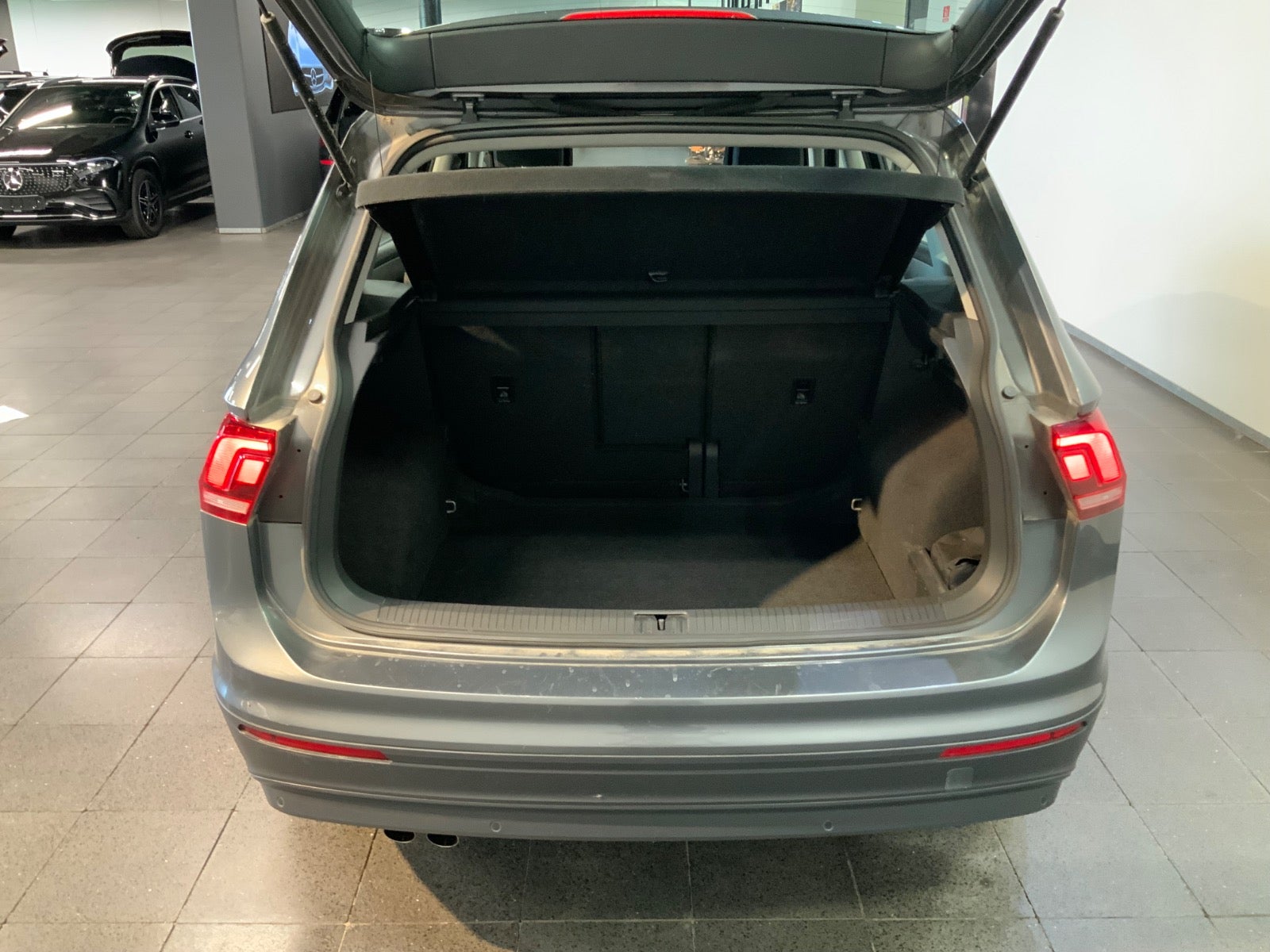 VW Tiguan (5/8)