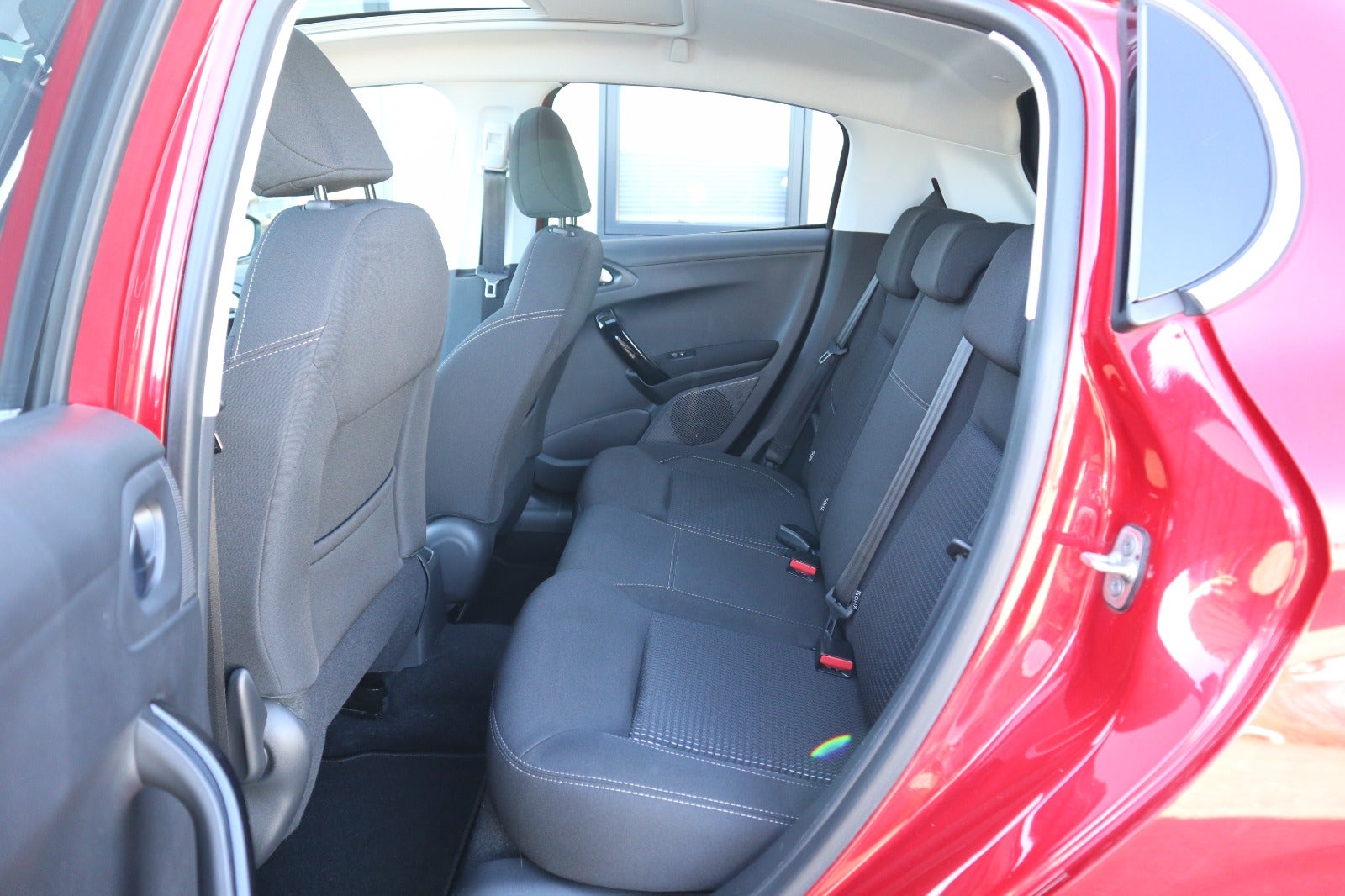 Billede af Peugeot 208 1,5 BlueHDi 100 Allure Sky