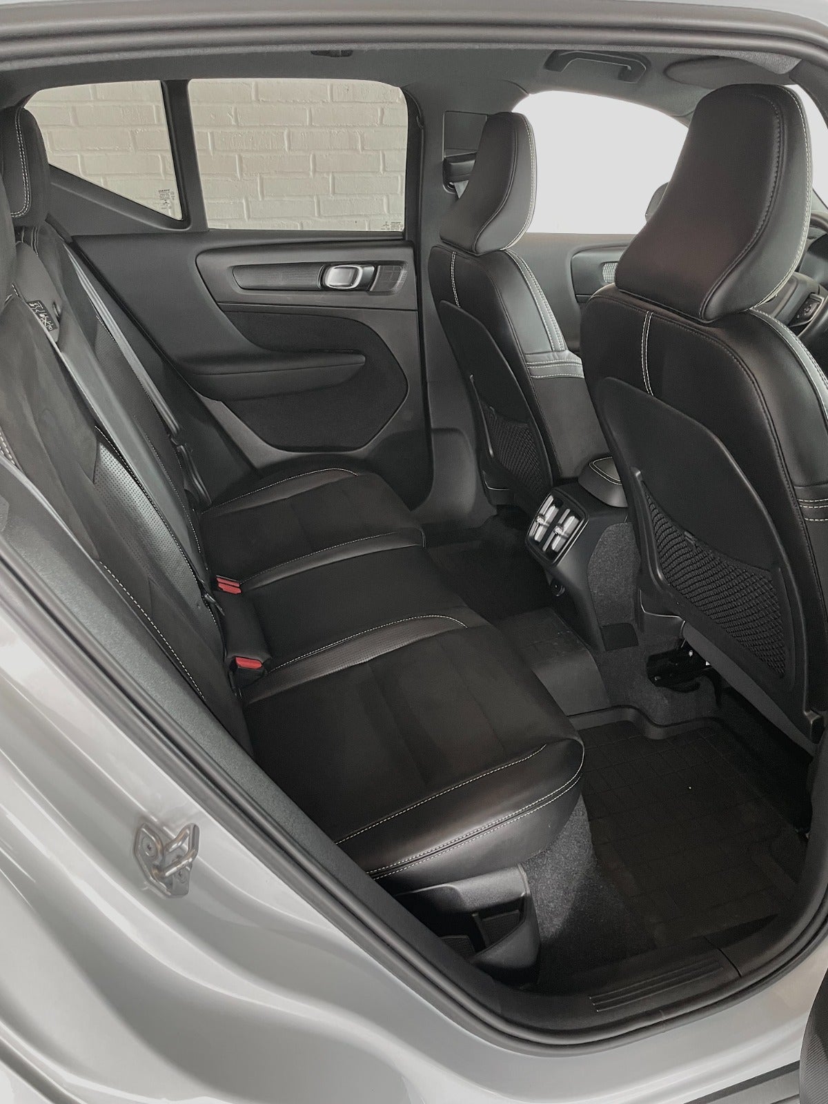 Billede af Volvo XC40 2,0 T4 190 R-Design aut.