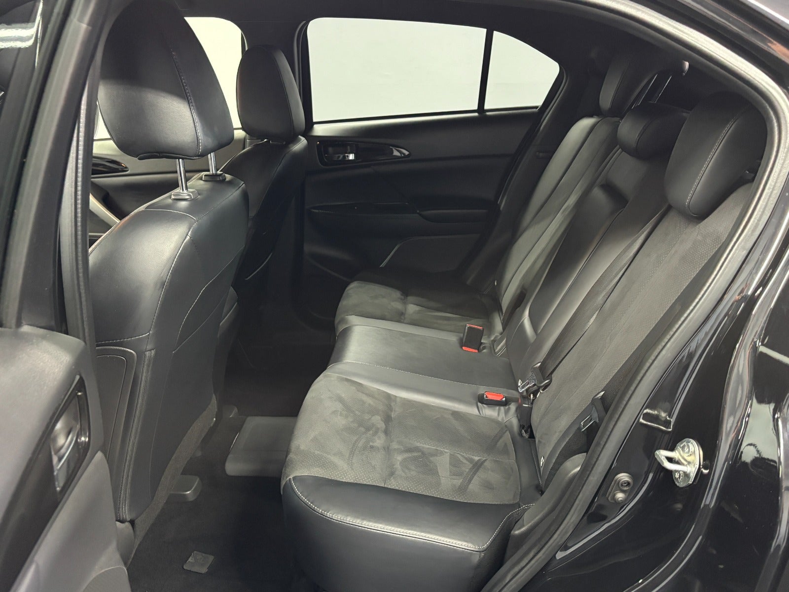 Billede af Mitsubishi Eclipse Cross 2,4 PHEV Invite CVT 4WD
