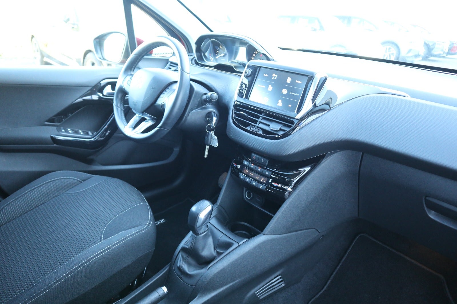 Billede af Peugeot 208 1,5 BlueHDi 100 Allure Sky