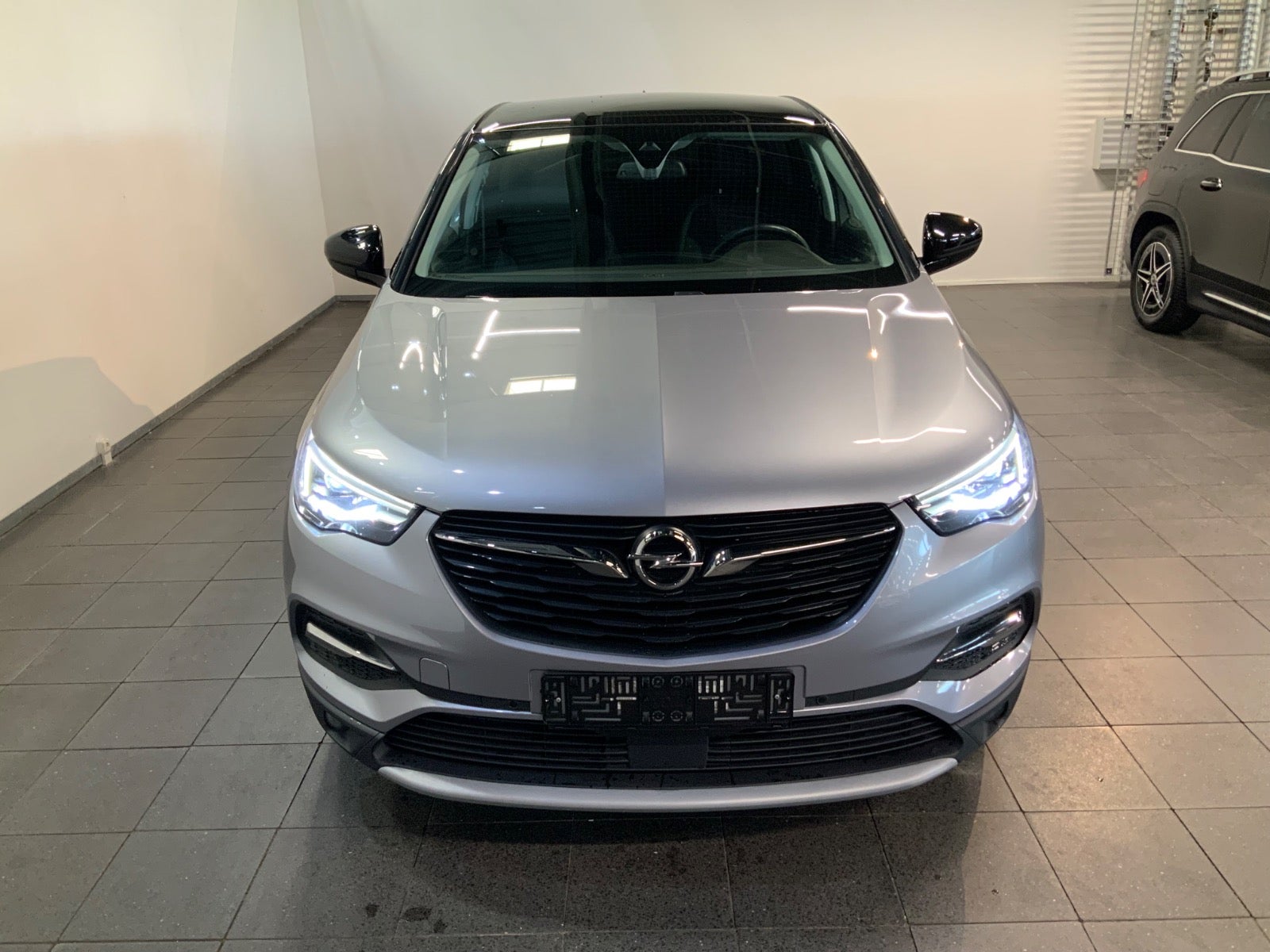 Opel Grandland X (2/8)