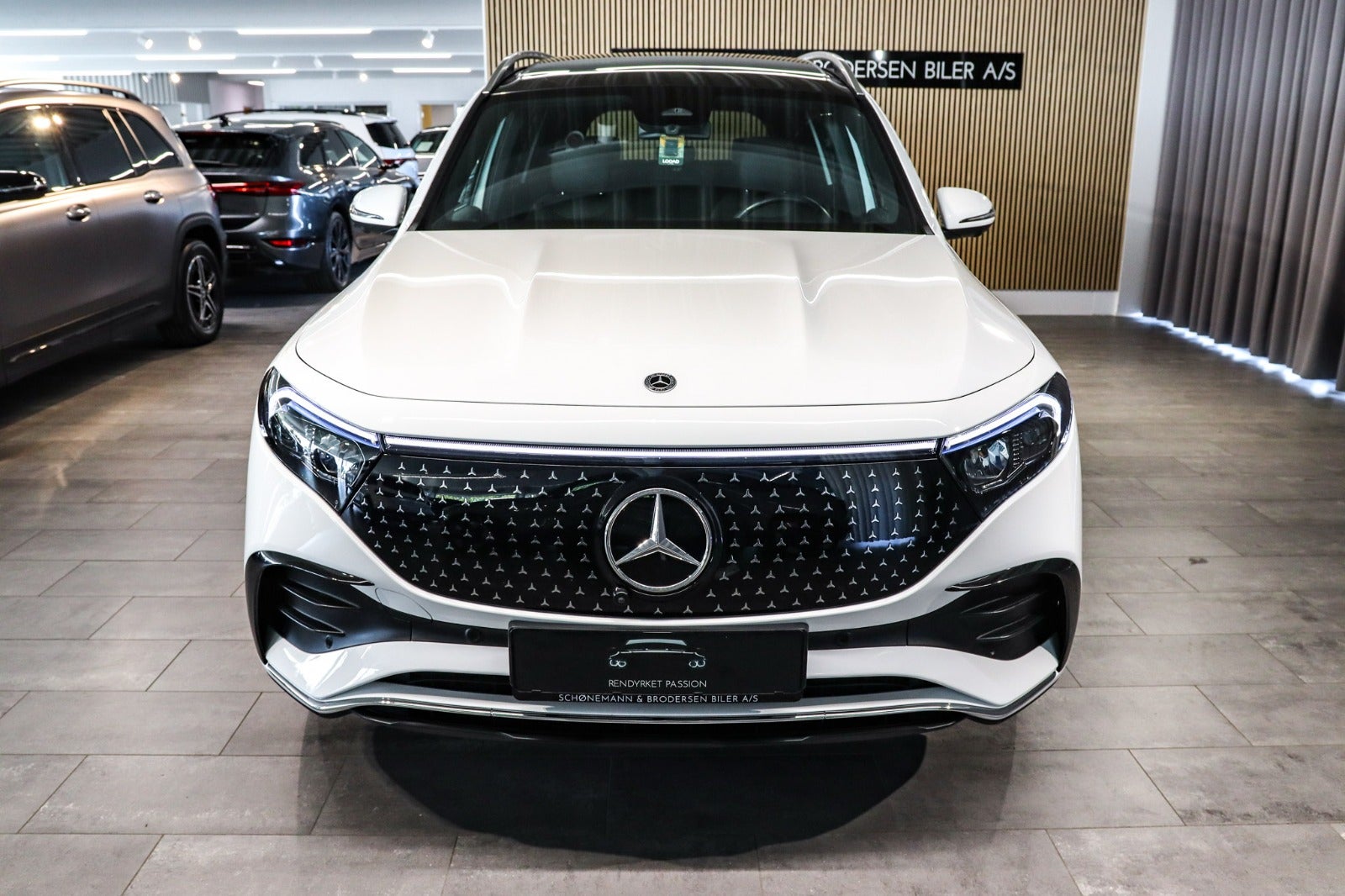 Billede af Mercedes EQB300  AMG Premium 4Matic