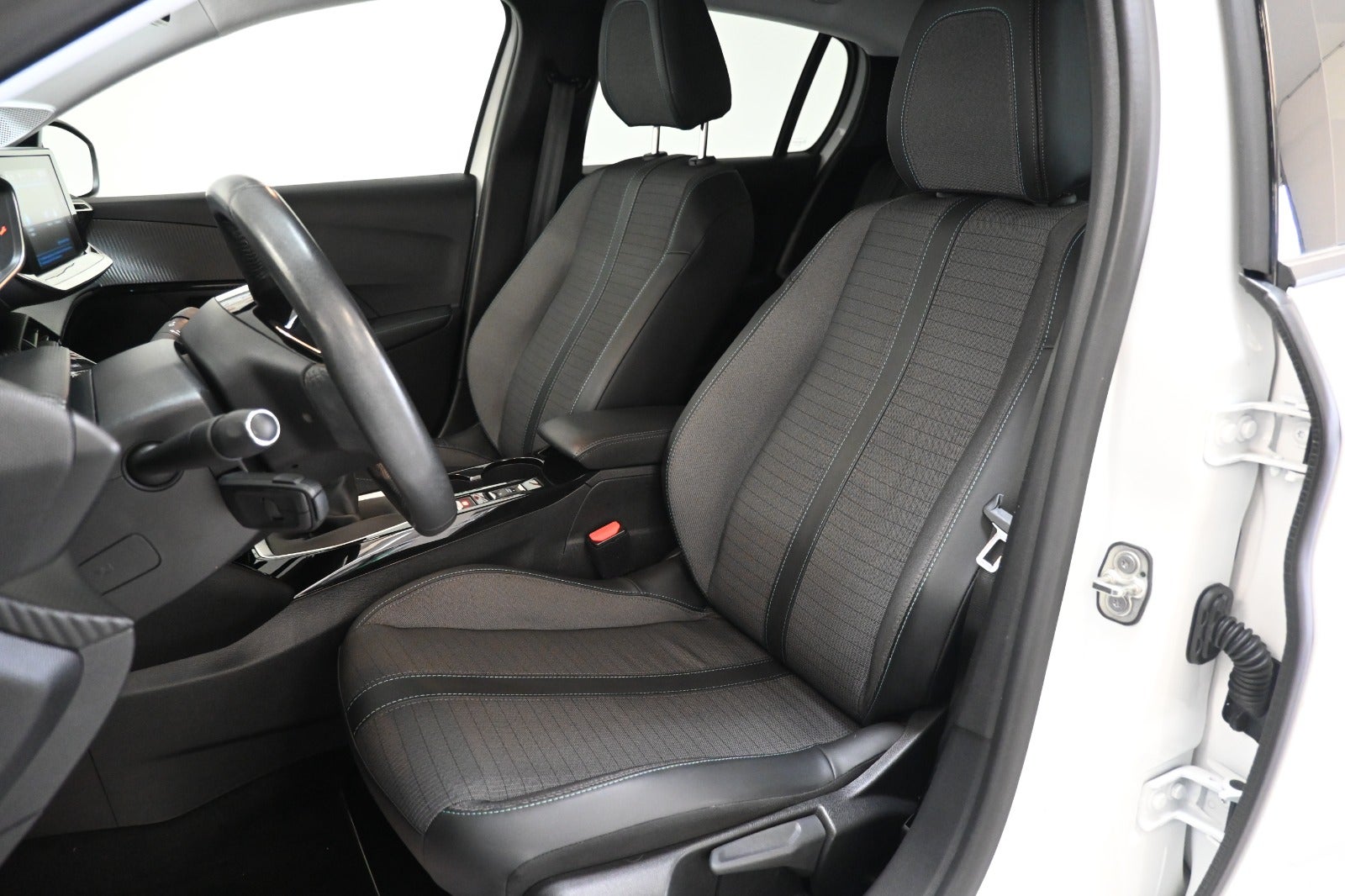 Peugeot 208 PureTech 100 Selection Tech