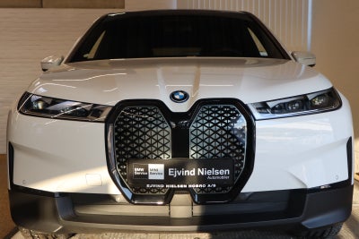 BMW iX xDrive40 Fully Charged