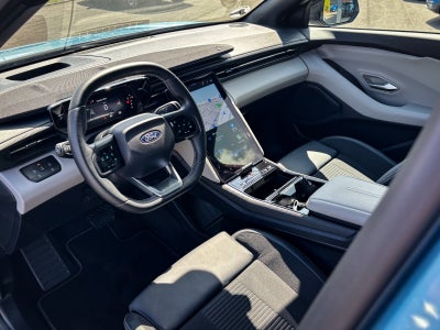 Ford Explorer Premium Extended Range