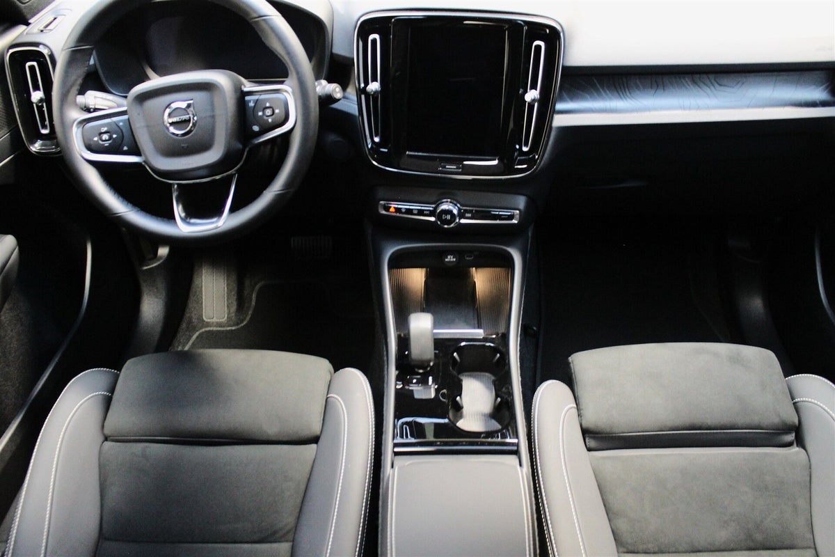 Volvo EX40 Extended Range Black Edition billede 9