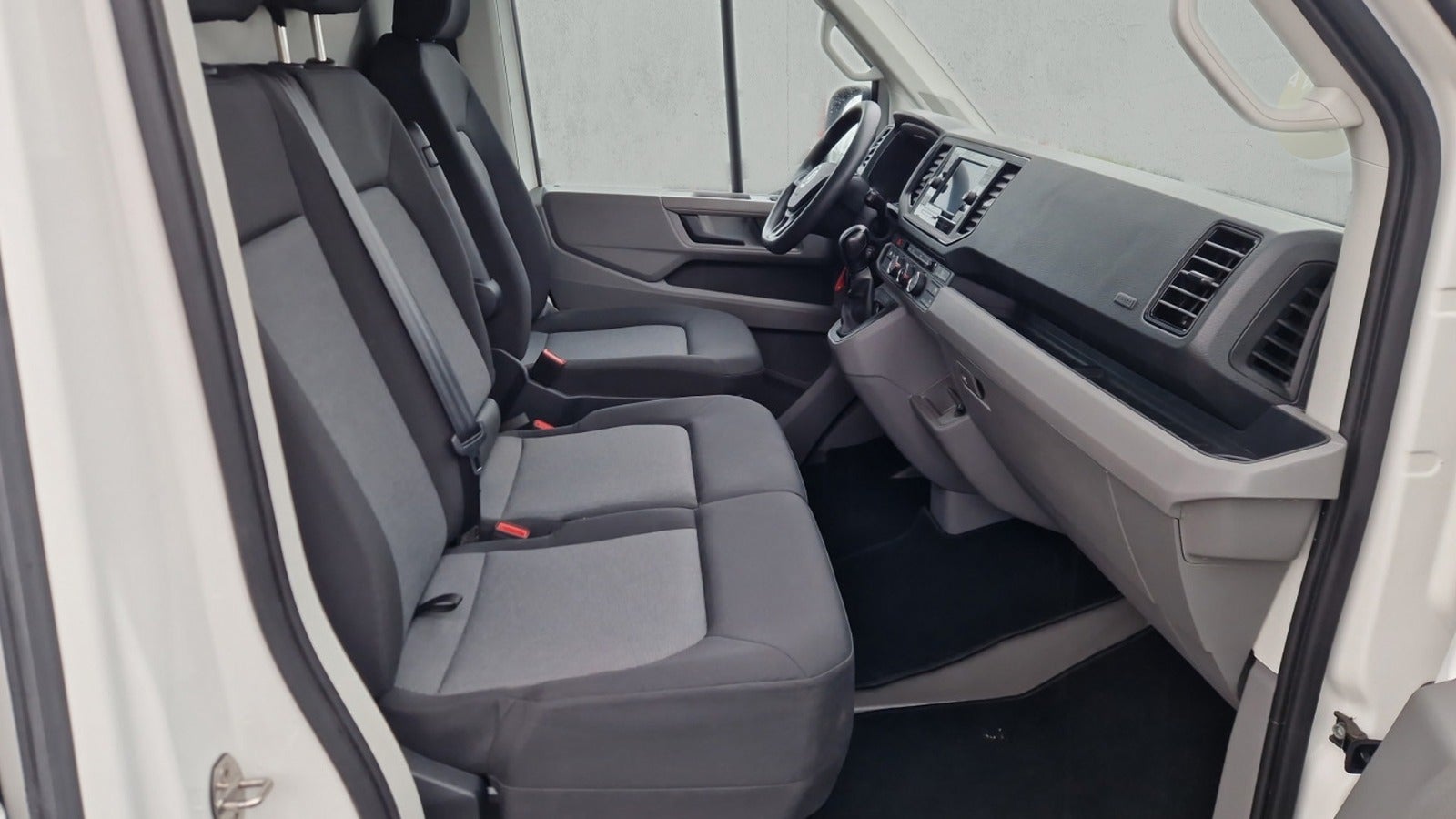 Billede af VW Crafter 35 2,0 TDi 177 Kassevogn L3H2 aut.