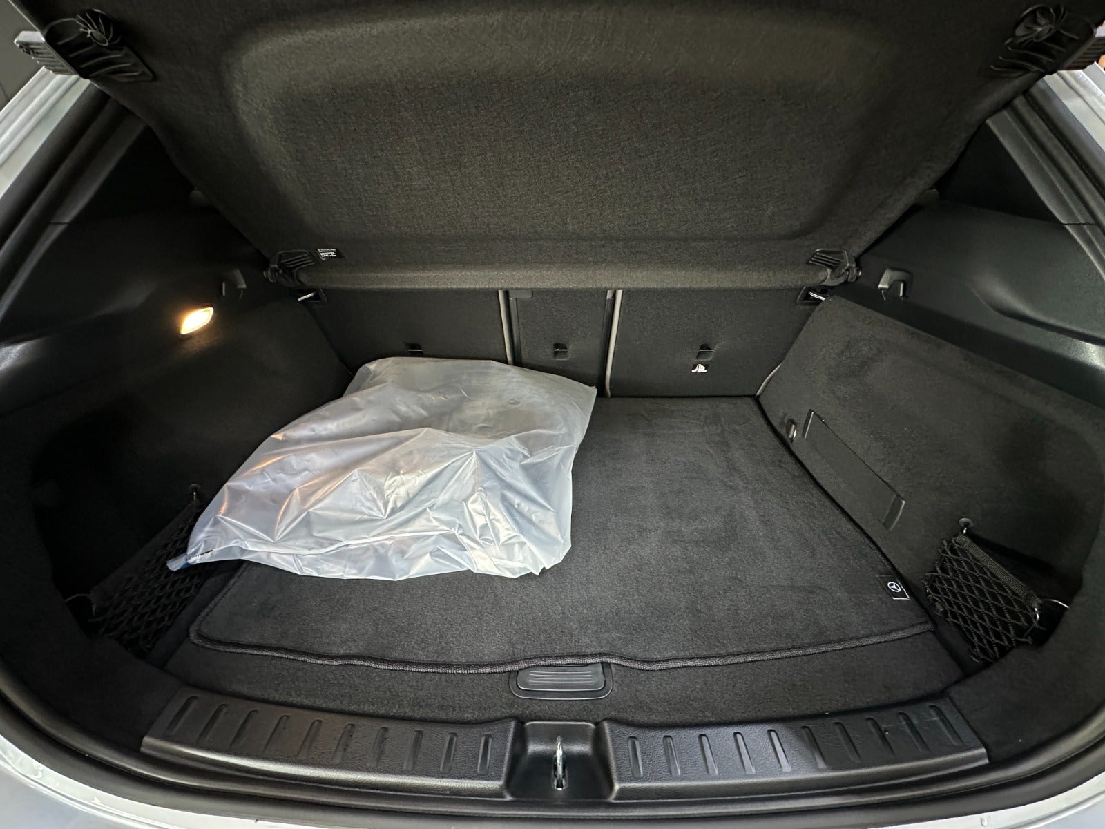 Billede af Mercedes EQA300  4Matic