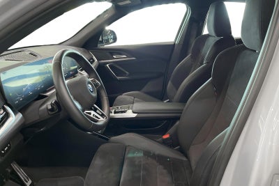 BMW iX2 eDrive20 M-Sport - 4