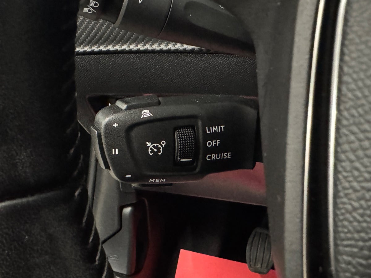 Peugeot 208 PureTech 100 Allure Sky