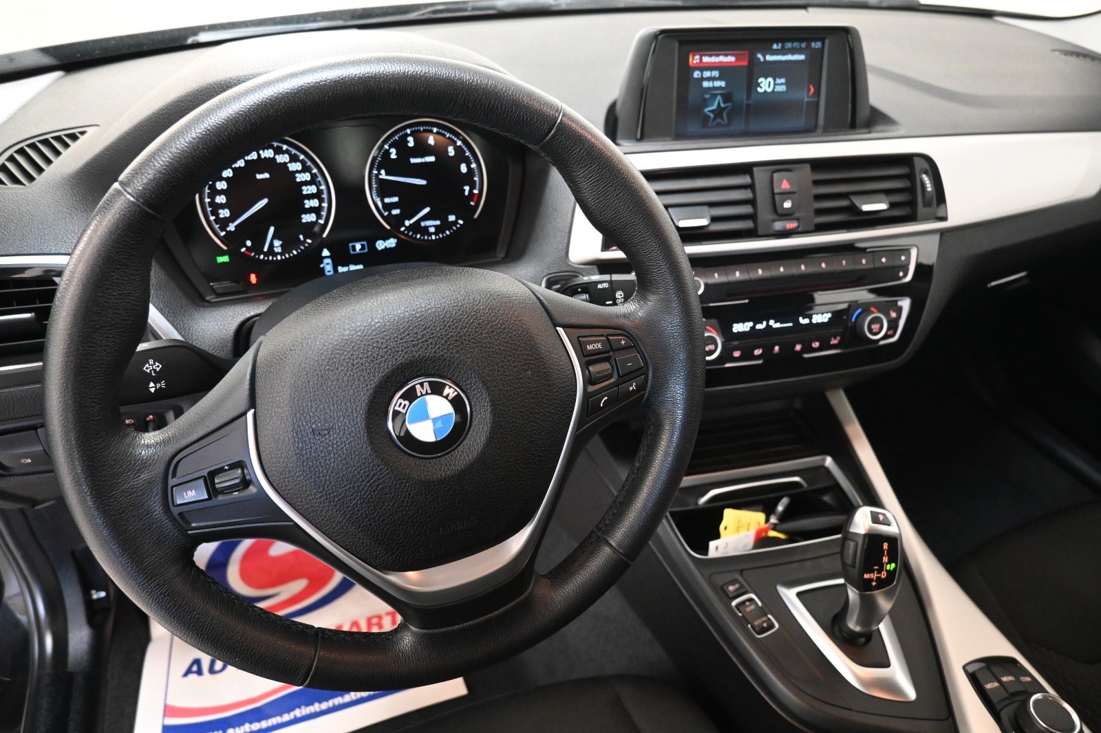 BMW 118i Connected aut.