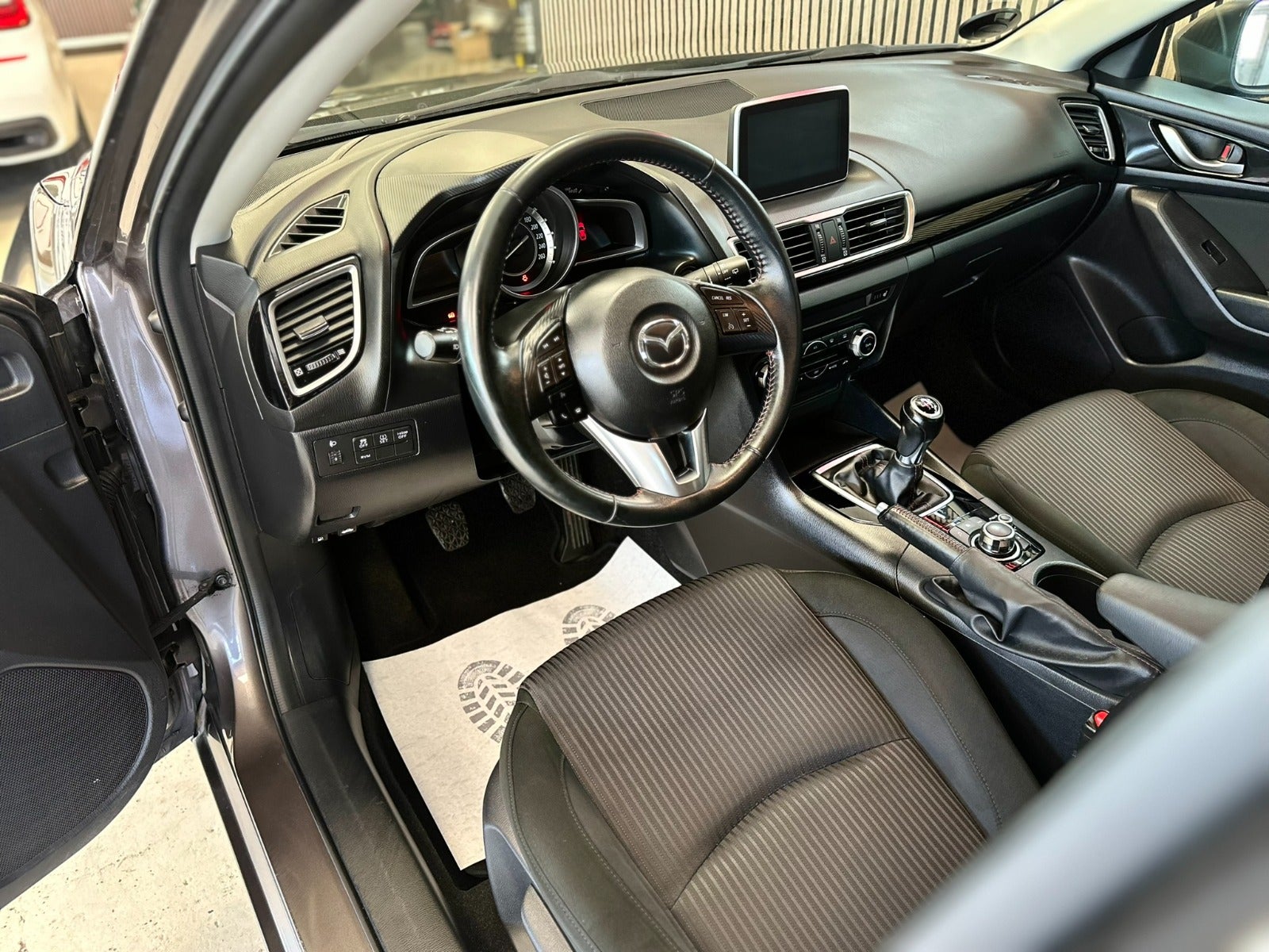 Mazda 3 2015