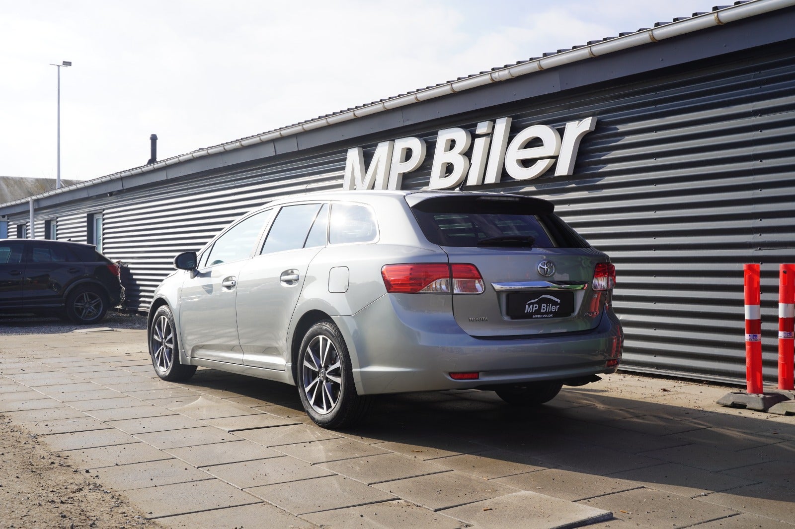 Billede af Toyota Avensis 1,8 VVT-i T2 Premium stc.