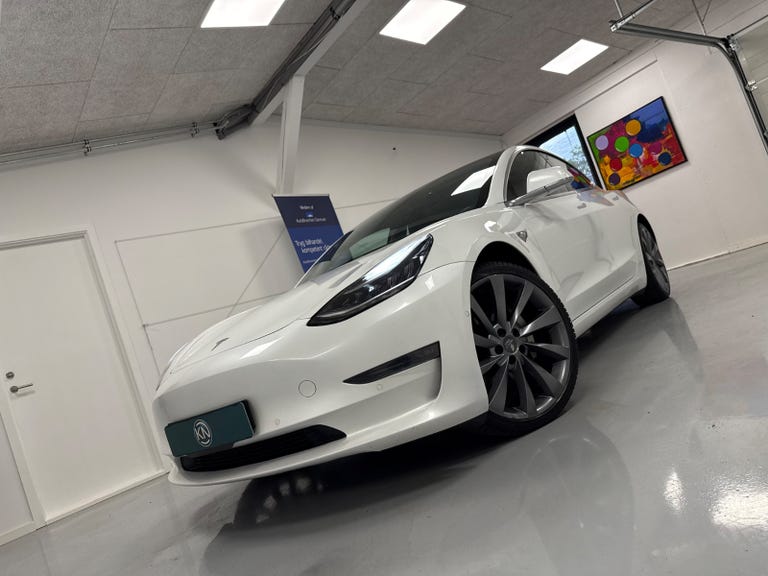Tesla Model 3 Long Range AWD