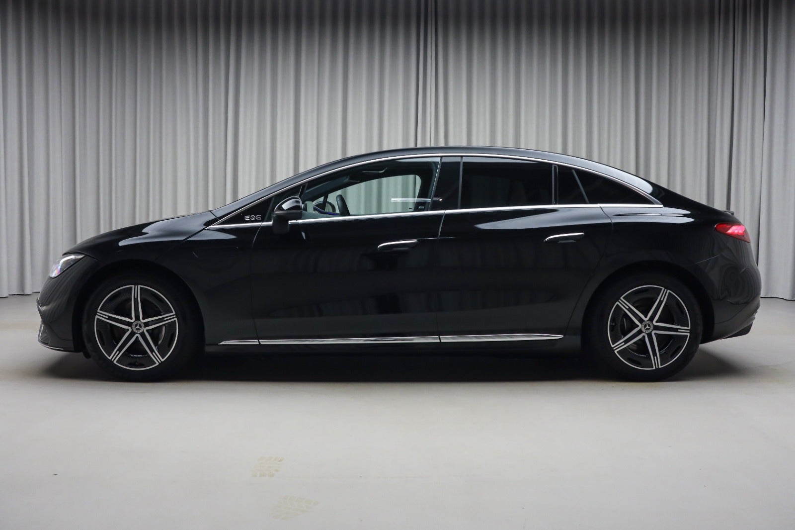 Mercedes-Benz EQE 350+