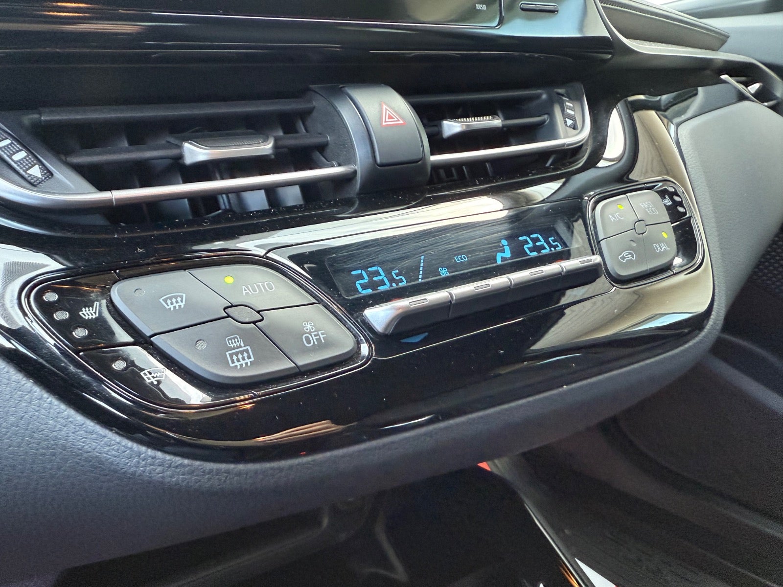 Toyota C-HR Hybrid Premium Selected CVT