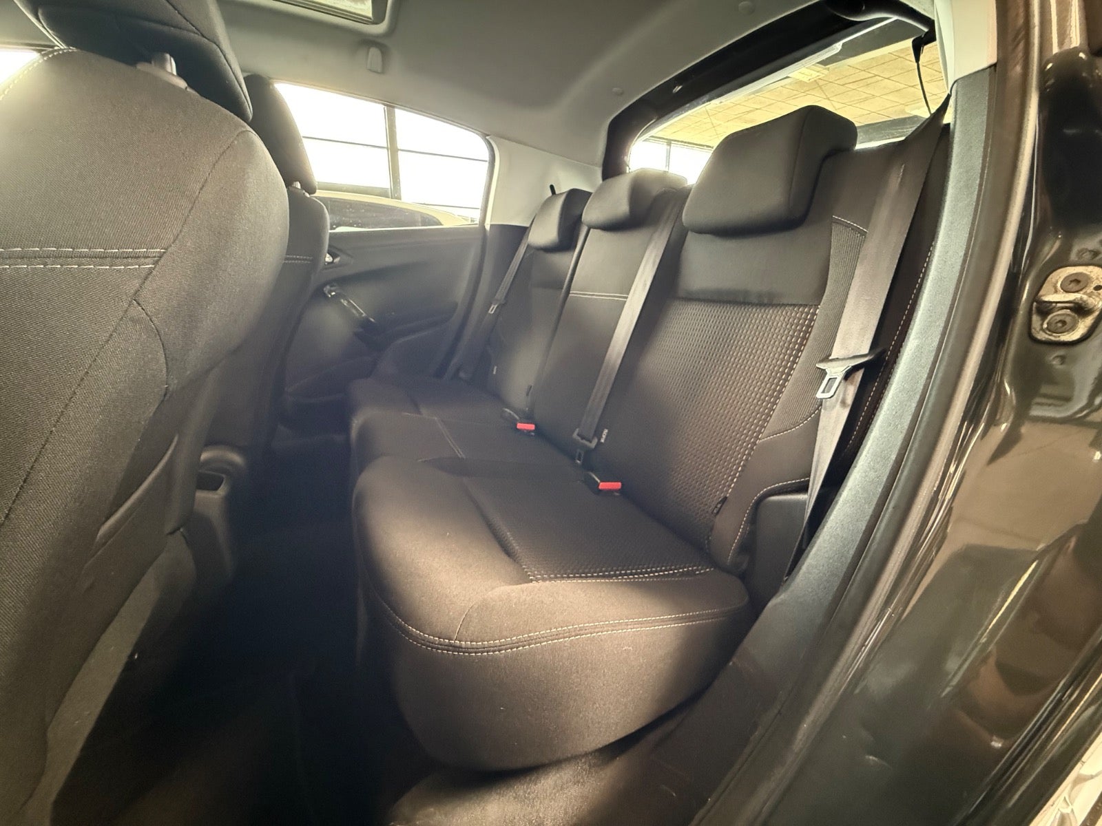 Billede af Peugeot 208 1,6 BlueHDi 100 Allure Sky