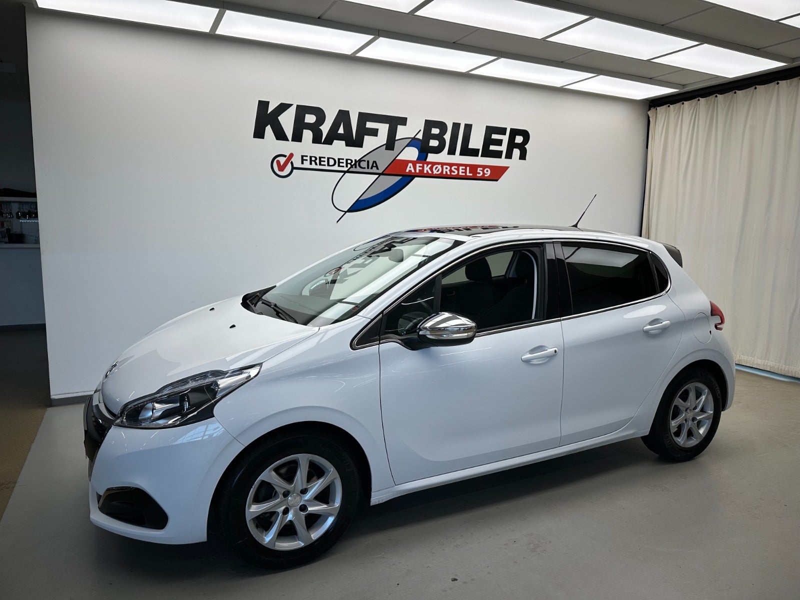 Billede af Peugeot 208 1,2 PureTech 82 Allure Sky