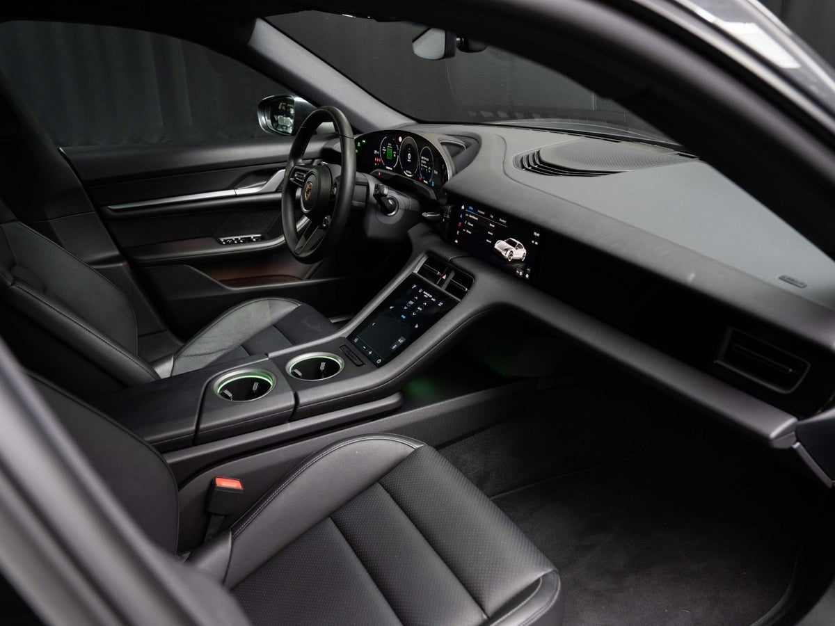 Gallery image 15 of 18