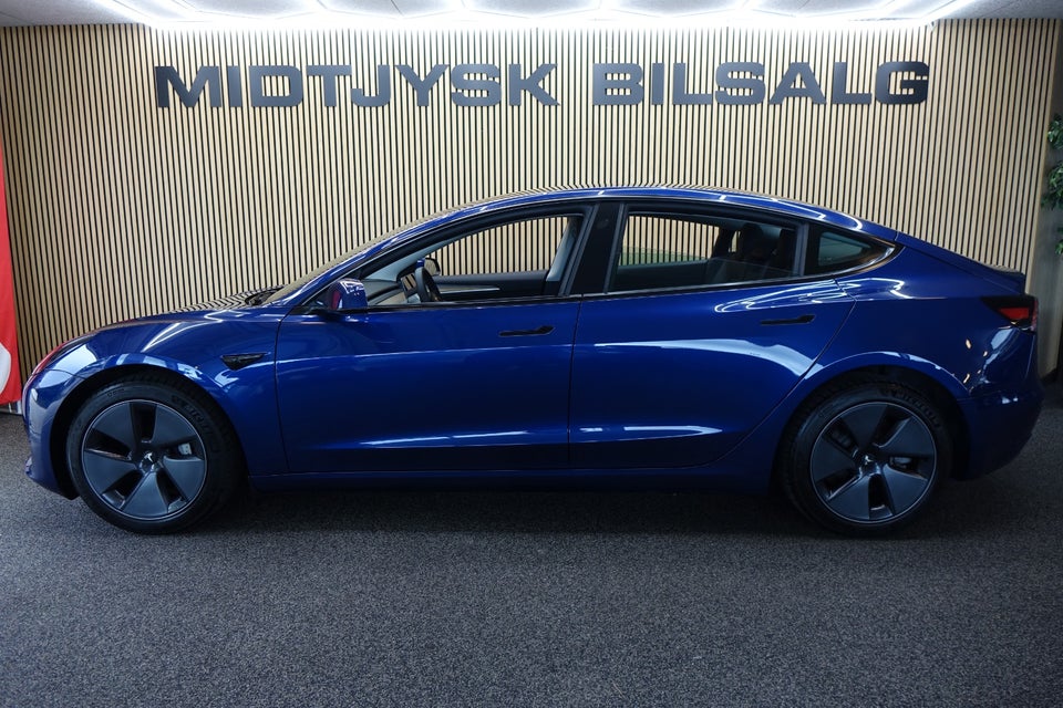 Tesla Model 3, Billede 2