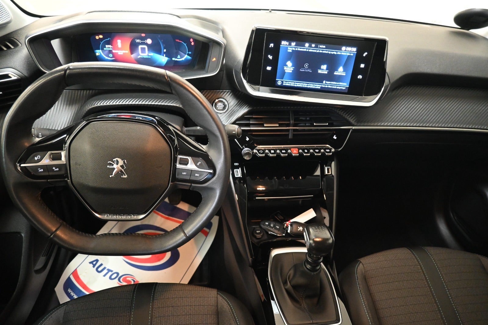 Peugeot 208 PureTech 100 Selection Tech