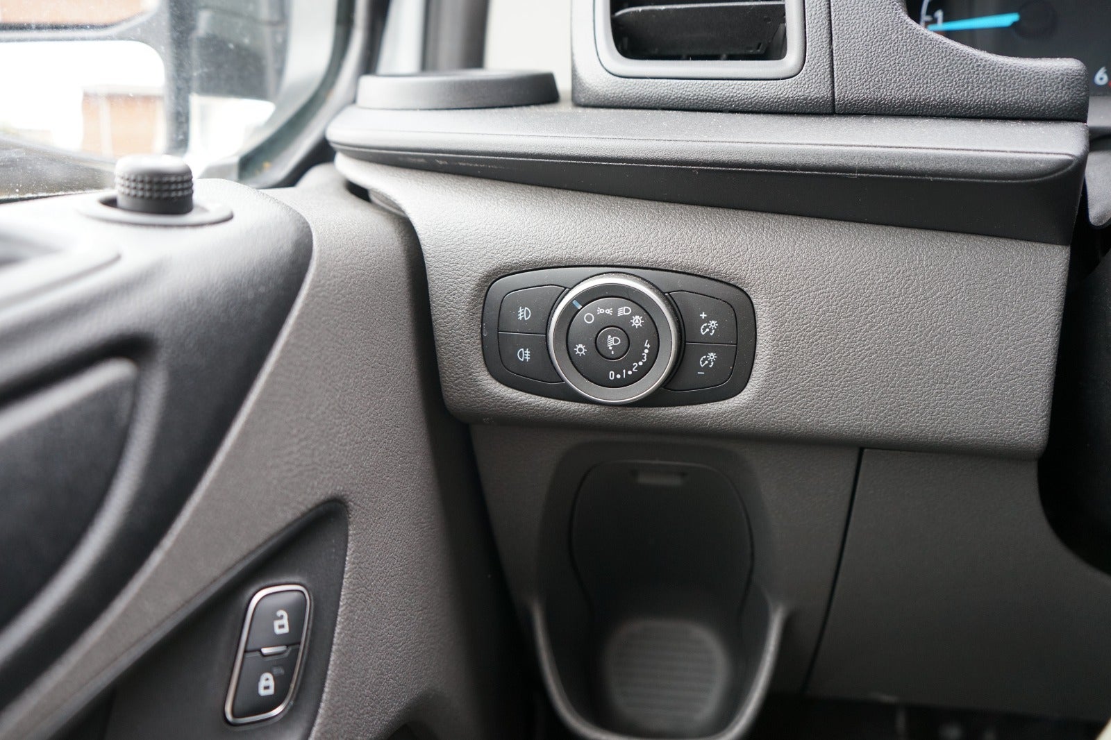 Billede af Ford Transit Custom 300L 2,0 TDCi 130 Trend