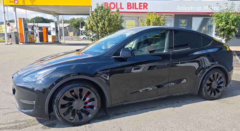 Tesla Model Y Performance AWD