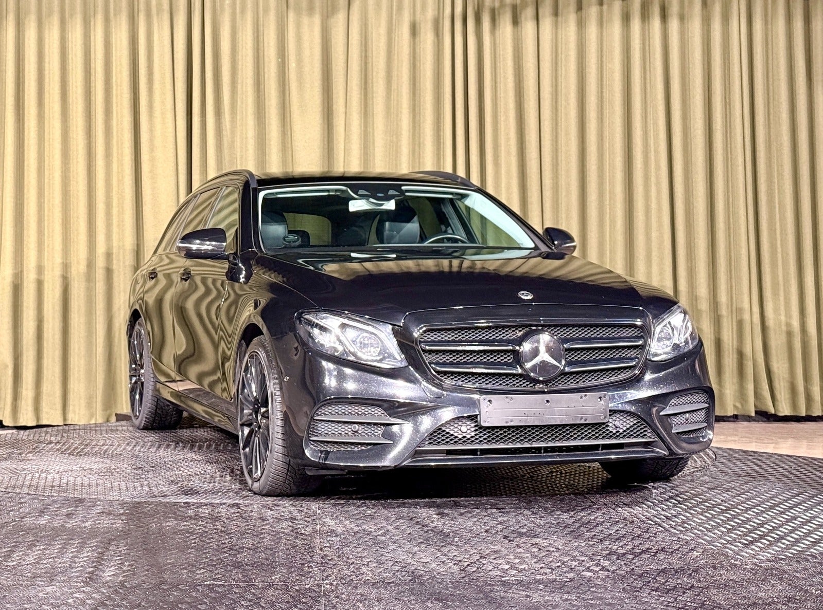 Billede af Mercedes E400 d 2,9 AMG Line stc. aut. 4Matic