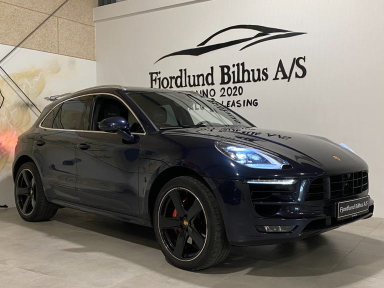 Porsche Macan Turbo Performance PDK