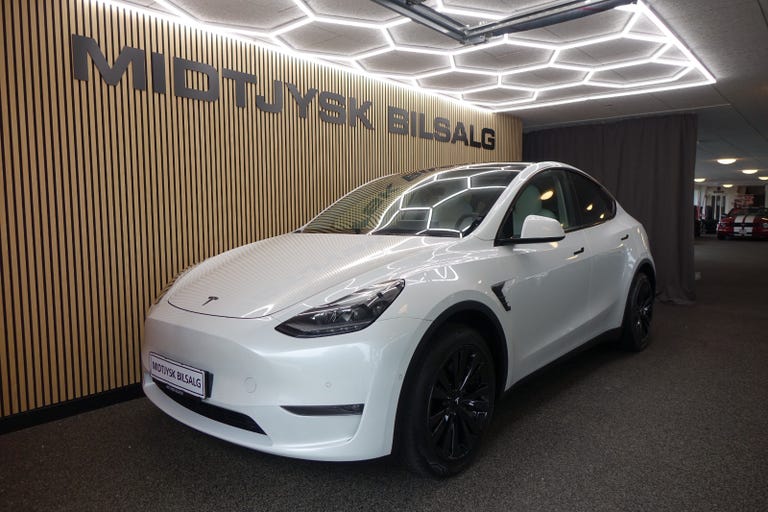 Tesla Model Y Long Range AWD