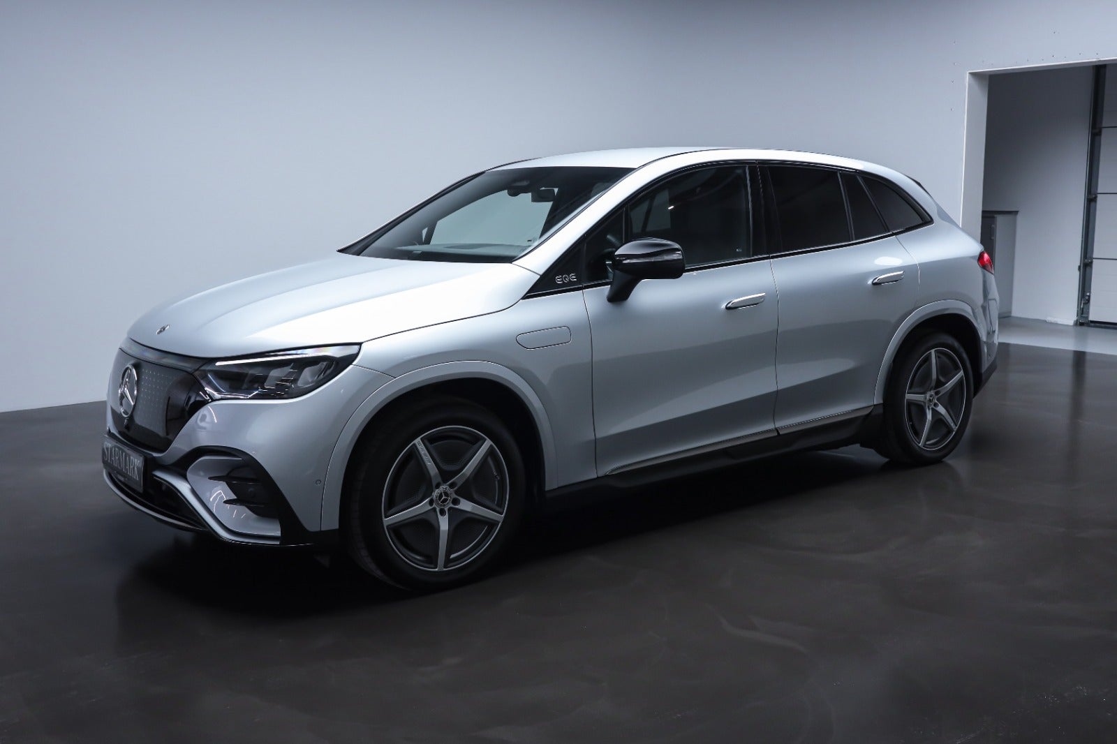 Mercedes-Benz EQE 350 SUV (1/8)