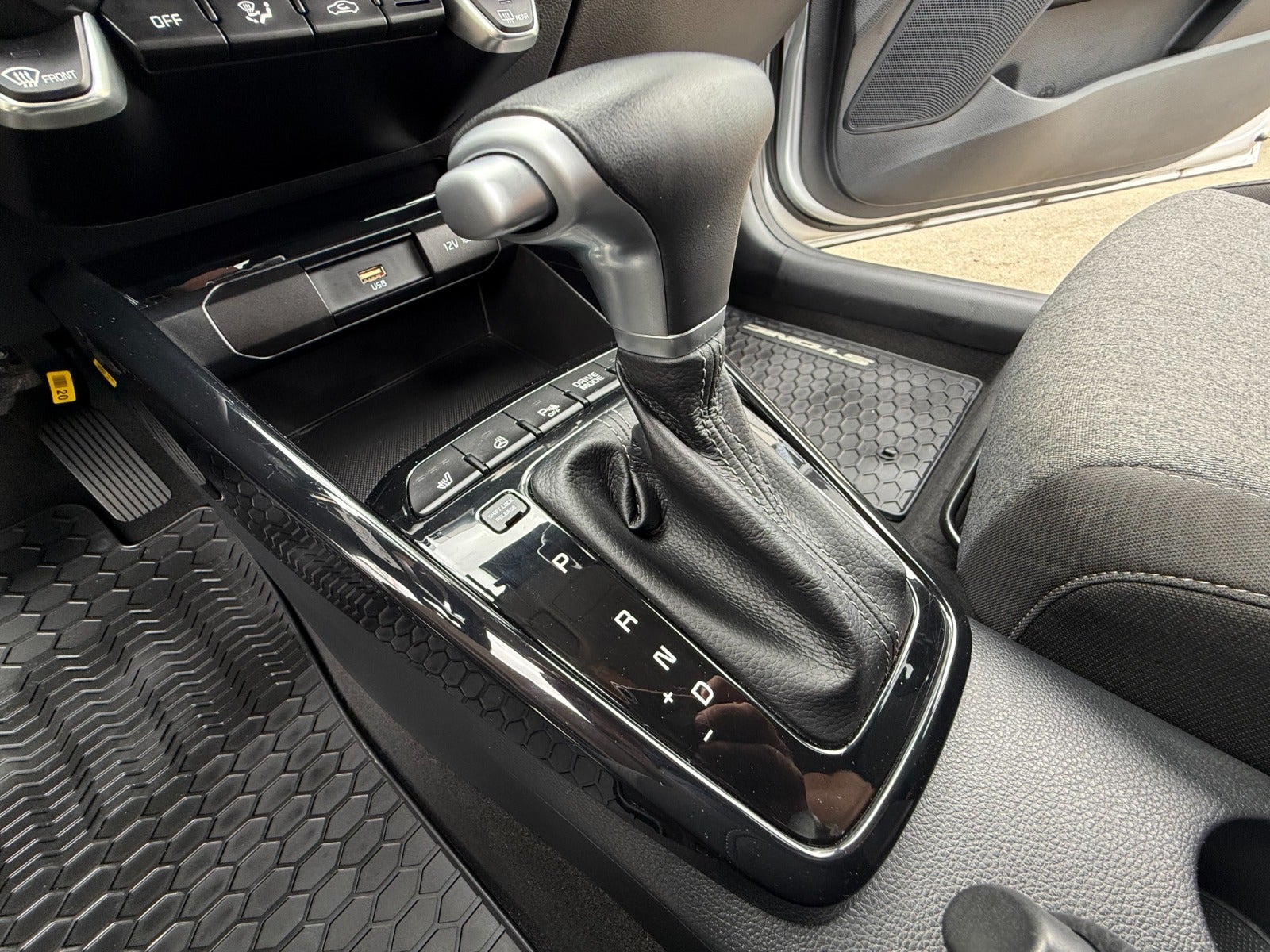Kia Stonic T-GDi mHEV Prestige Upgrade DCT