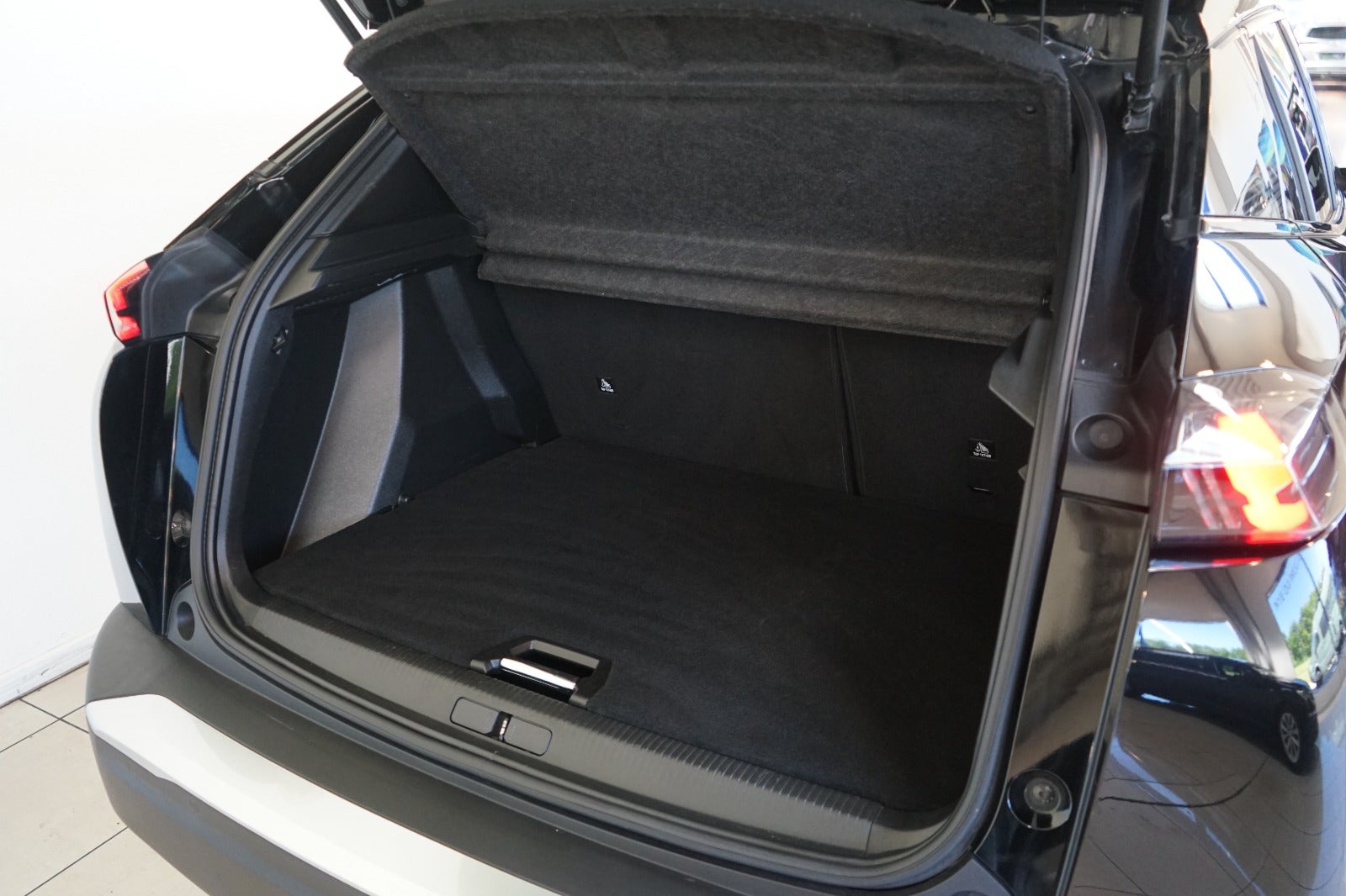 Peugeot e-2008