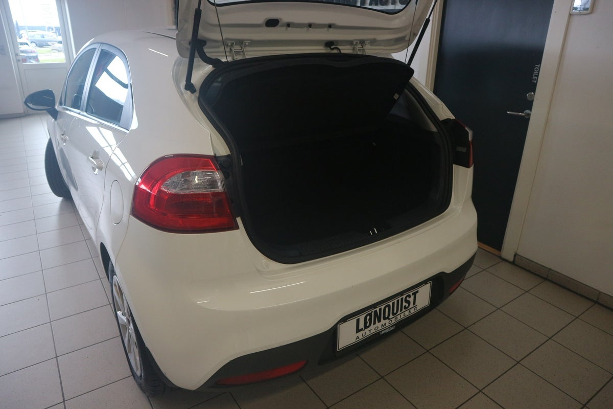 Kia Rio CVVT Active