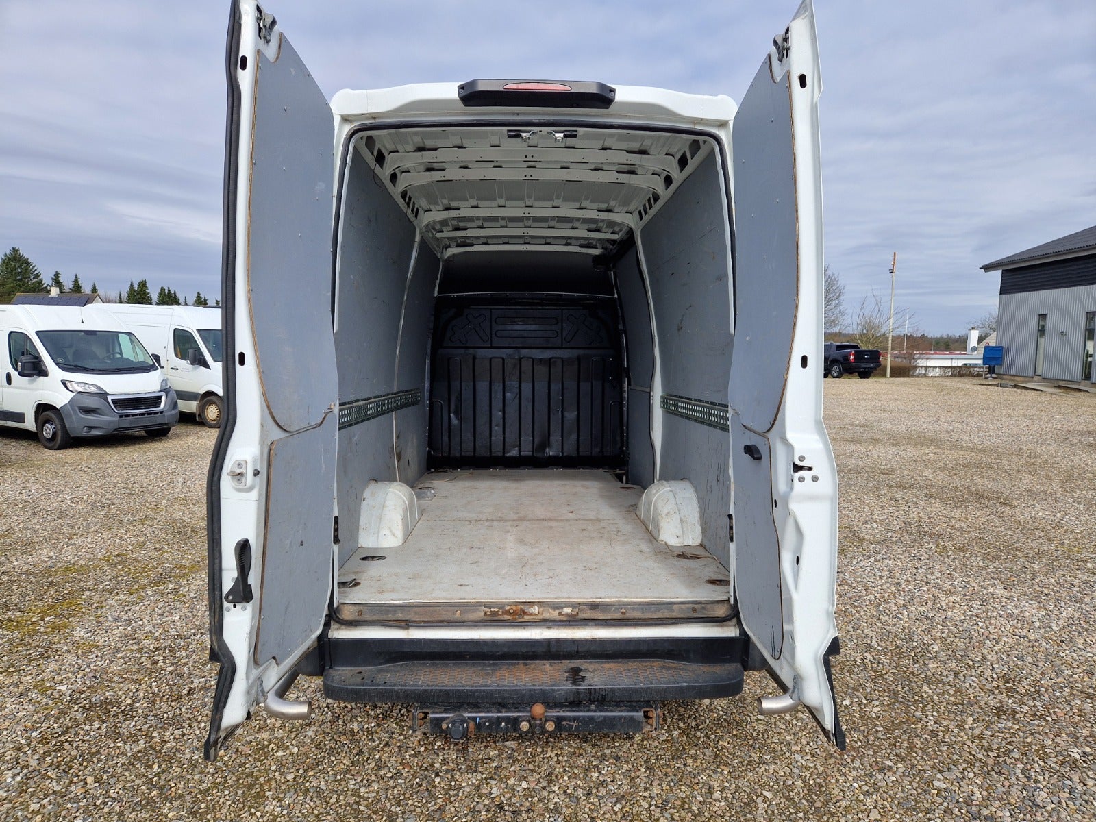 Billede af Iveco Daily 2,3 35S14 12m³ Van AG8