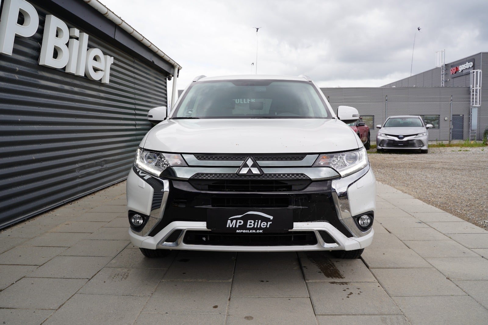 Billede af Mitsubishi Outlander 2,4 PHEV Inform+ CVT 4WD