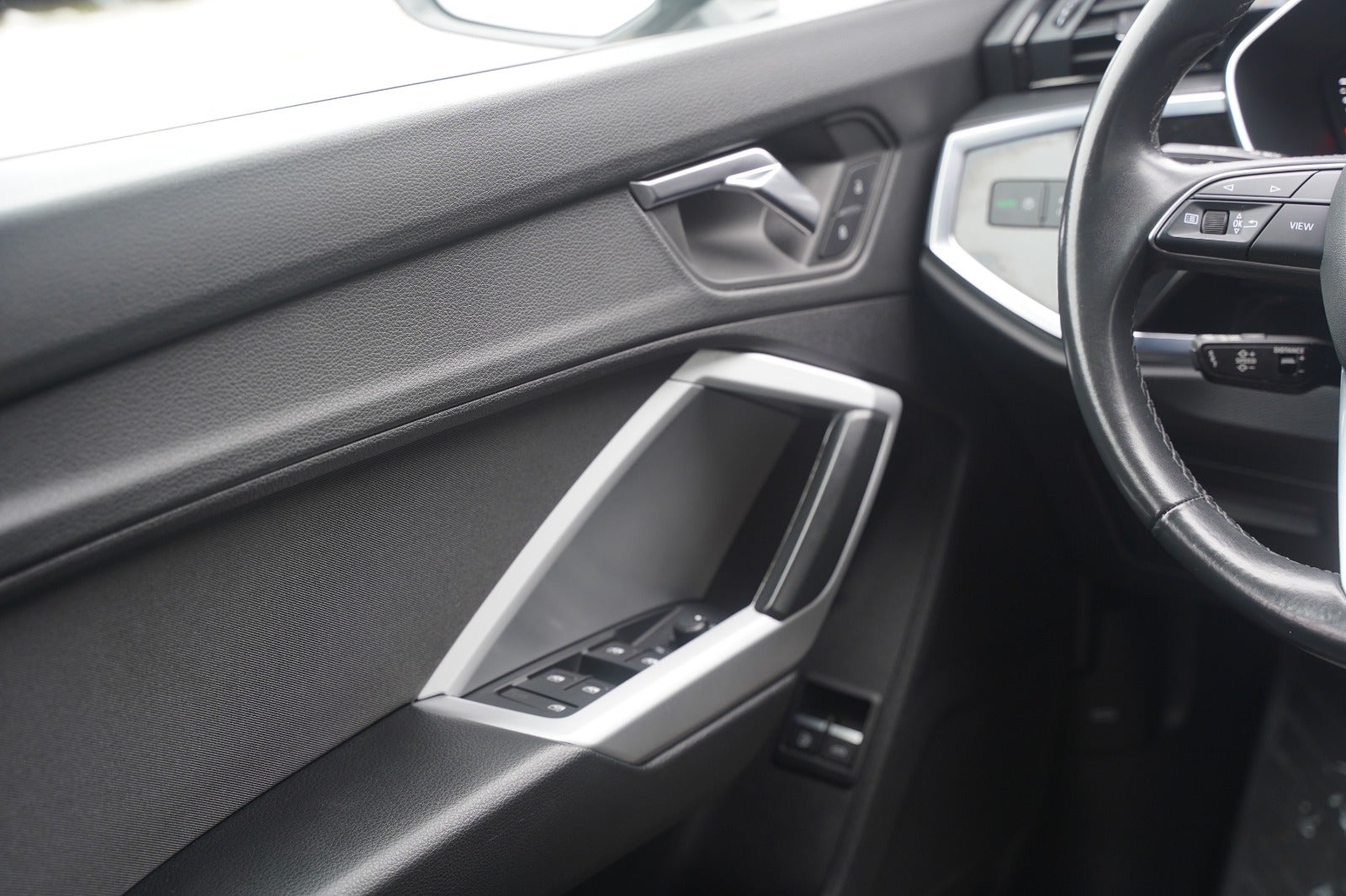 Billede af Audi Q3 45 TFSi e Attitude plus S-tr.