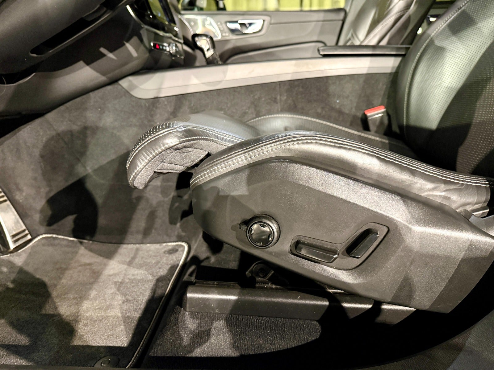 Billede af Volvo XC60 2,0 T6 310 R-Design aut. AWD