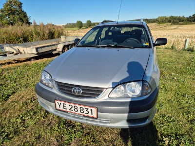 Toyota Avensis 1,8 VVT-i Natura stc. 5d