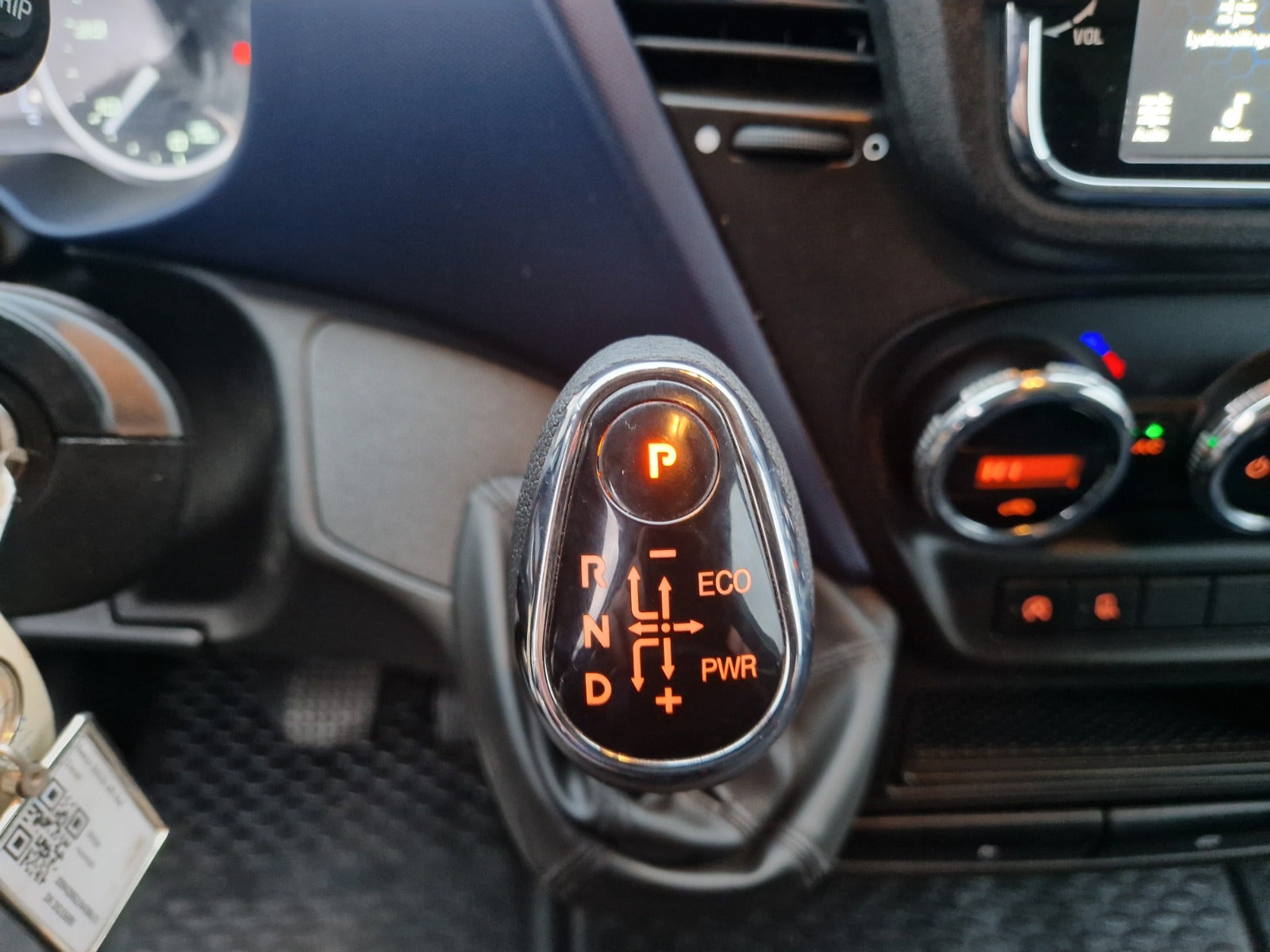 Billede af Iveco Daily 2,3 35S16 Alukasse m/lift AG8