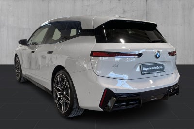 BMW iX xDrive45 M-Sport BMW iX xDrive45 M-Sport - 2