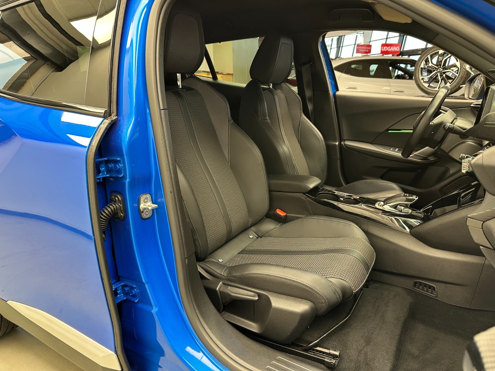 Billede af Peugeot e-2008 50 GT